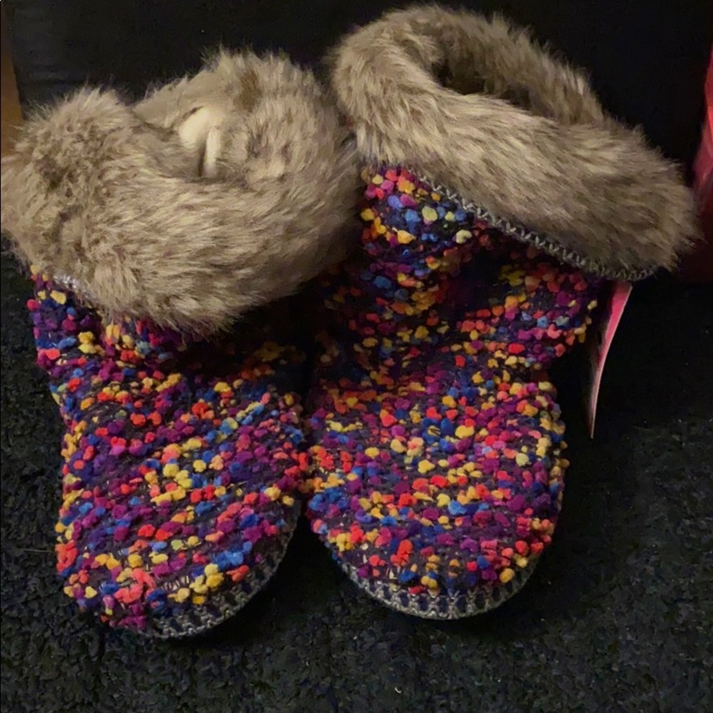 NWT slipper booties